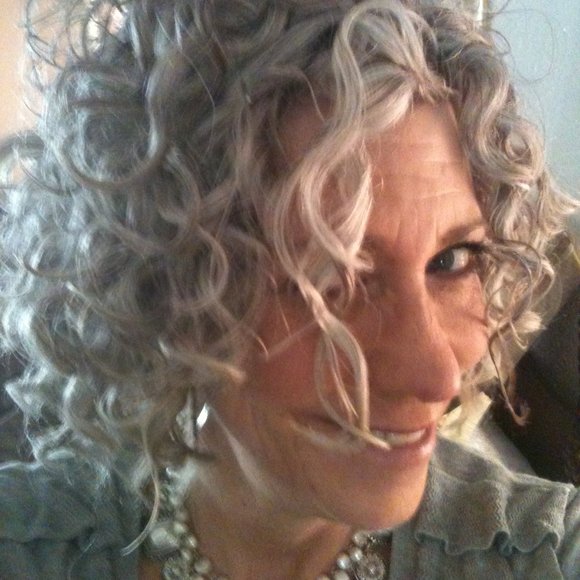 Kat • Posh Ambassador II and Posh Buyer 😎 "Like" to Bookmark my Closet - Picture 7 of 15